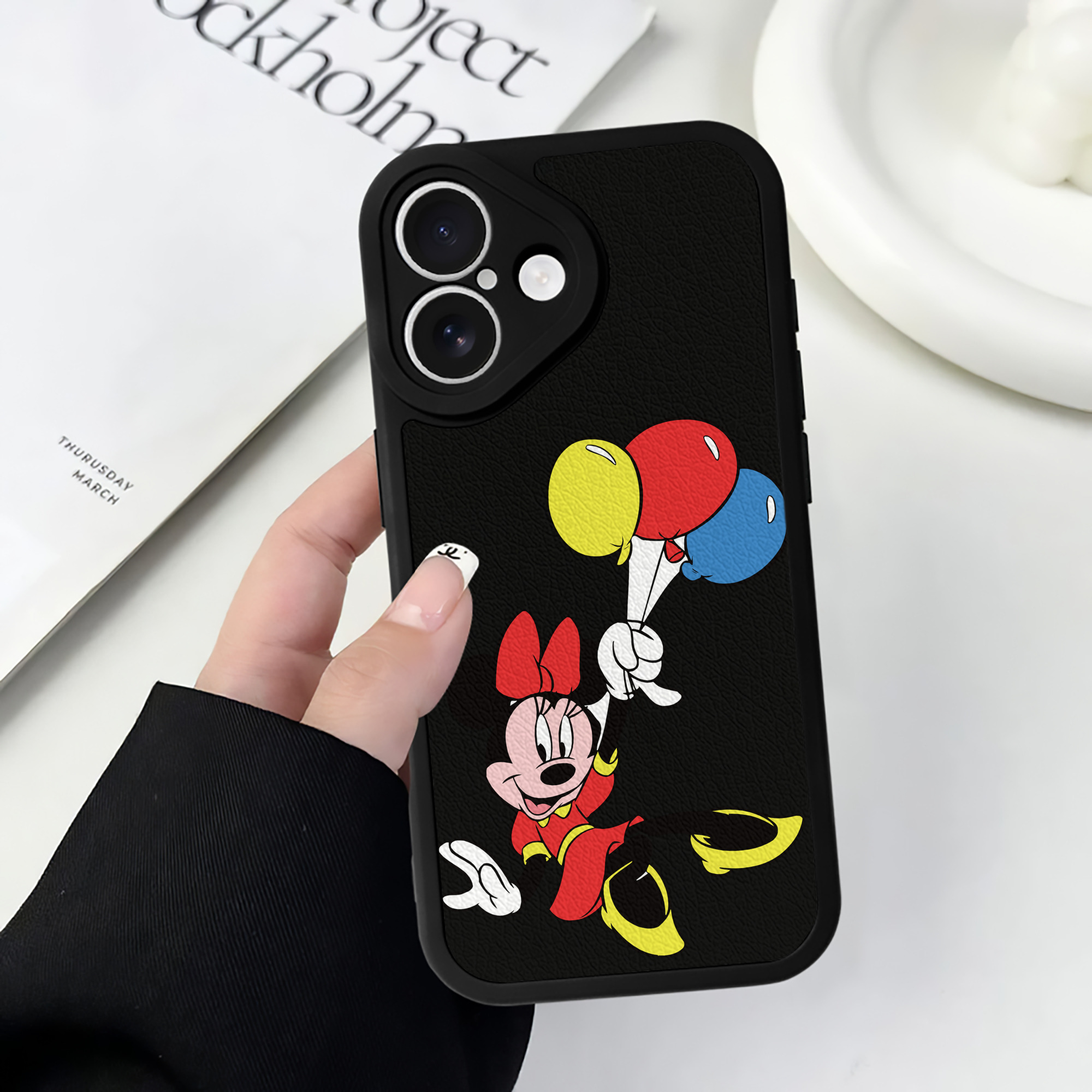 （画像用） ミッキーマウス Mickey Mouse 【iPhone 16シリーズ対応】シリコンスマホケース（レザー調） 材質：シリコン